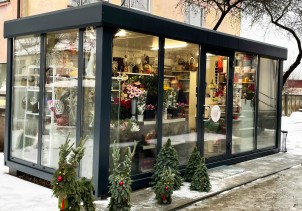 Buitinės modulinės konteinerinės patalpos pritaikymas gėlių parduotuvėi