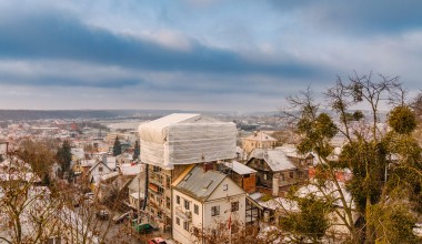 Laikino stogo sprendimas daugiabučiui