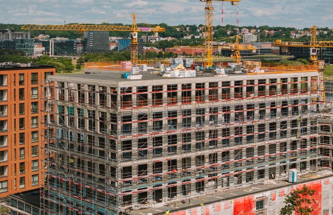 Fasadiniai pastoliai verslo centrui „Hermanas“