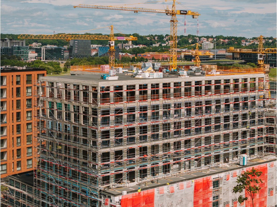 Fasadiniai pastoliai verslo centrui „Hermanas“