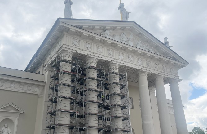 Pastoliai Vilniaus katedros ir varpinės atnaujinimui