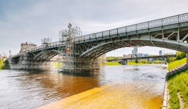 Žvėryno tilto atjauninimas: sklandus remontas su modulinių pastolių pagalba