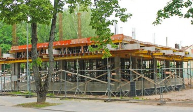 Birštono daugiafunkcinio centro statybose - „Transrifus“ klojiniai Birštono daugiafunkcinio centro statybose - „Transrifus“ klojiniai