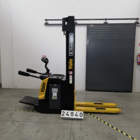 Elektrinis aukštai keliantis palečių vežimėlis Yale MS16XIL D847T01612U