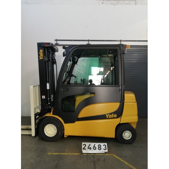 Elektrinis krautuvas YALE ERP35VL A976B08468T
