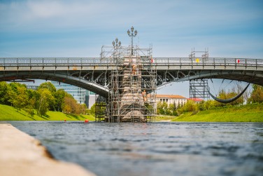 Žvėryno tilto atjauninimas: sklandus remontas su modulinių pastolių pagalba