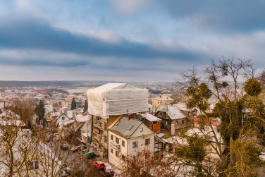 Laikino stogo sprendimas daugiabučiui