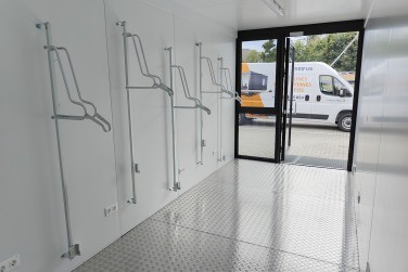 Modulinėse patalpose - darbuotojų dviračių saugykla