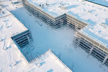 Fasadiniai pastoliai naujai statomiems verslo namams