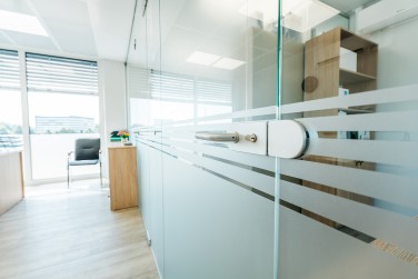 Modernios administracinės patalpos iš konteinerinių modulių Klaipėdoje