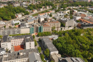 Fasadiniai pastoliai Kauno centrinio pašto rūmų rekonstrukcijai