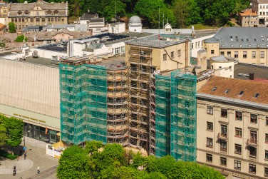 Fasadiniai pastoliai Kauno centrinio pašto rūmų rekonstrukcijai